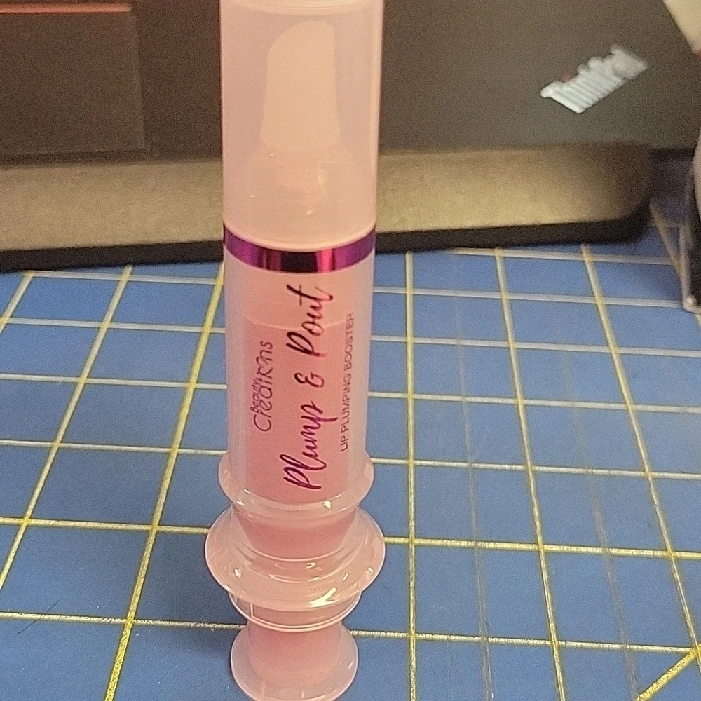 Plump & Pout Lip Plumping Booster New
